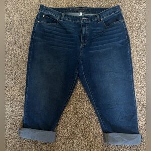 Jennifer Lopez Cuffed Capri’s - Size 16